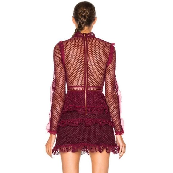 Self-Portrait
Lace Pattern Mini Dress
Size:8 - Picture 3 of 6